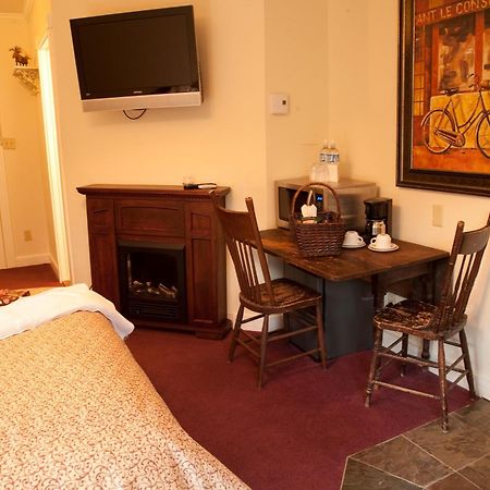 Auberge de La Tour du Lac Sainte-Agathe-des-Monts Extérieur photo