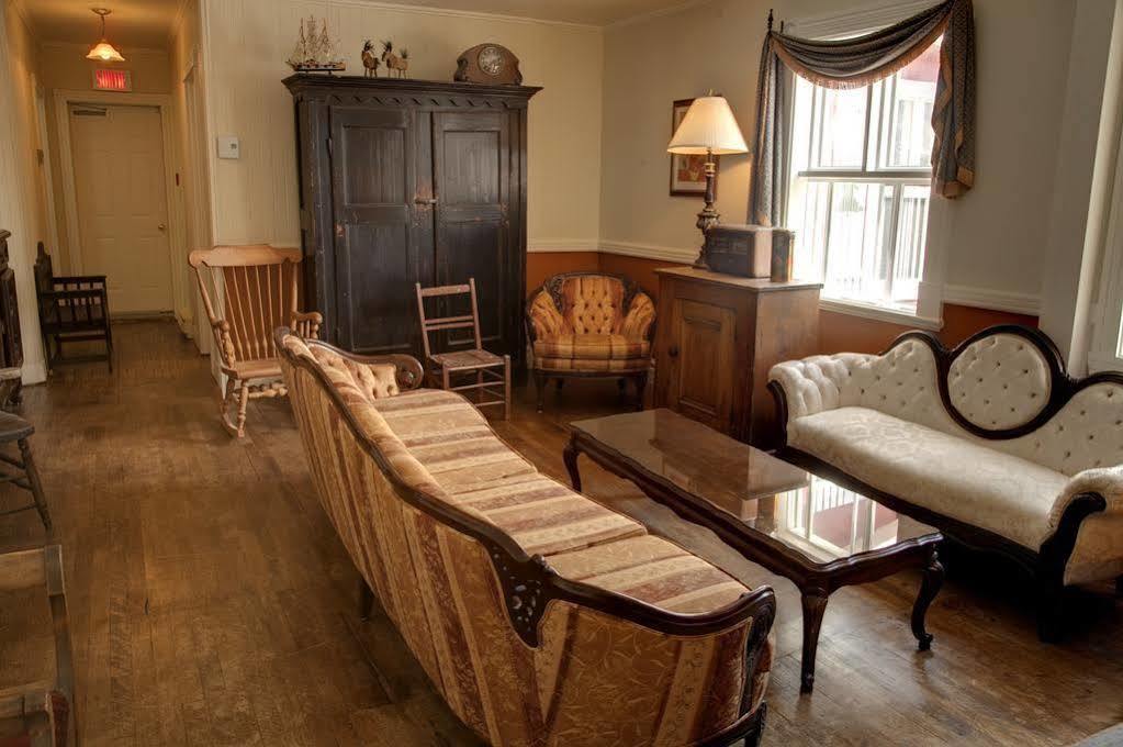 Auberge de La Tour du Lac Sainte-Agathe-des-Monts Extérieur photo
